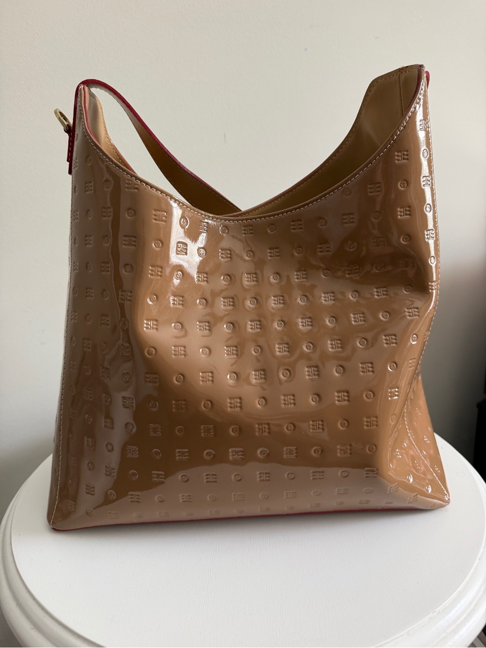 Arcadia Patent Shoulder Bag in Camel